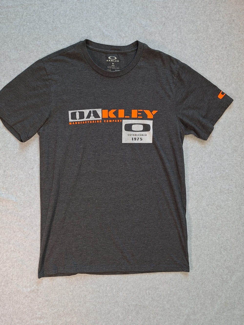 Oakley Men’s Charcoal Graphic Logo T-Shirt - Charcoal/Orange Size M